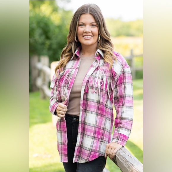 Haptics Boho Fuchsia and Ivory Plaid Shacket w/pockets and Fringe~Never Worn - Picture 4 of 5